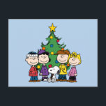 Custom Charlie Brown and Friends Briefkaart<br><div class="desc">Deel een glimlach met dit aanpasbare briefkaart met Charlie Brown en de Peanuts-bende. Perfect voor het verzenden van groeten,  uitnodigingen of doordachte notities,  dit ontwerp stelt u in staat om een persoonlijk tintje toe te voegen terwijl u de tijdloze charme van de Peanuts-personages viert.</div>