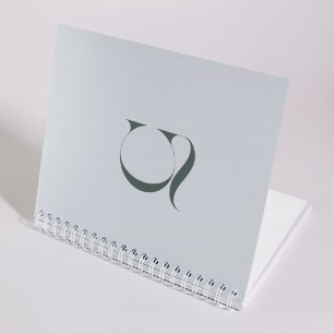 Custom Clean Elegant Monogram Zacht Groen Initiaal Notitieboek
