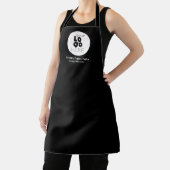 Custom Company Black Logo op Black Personeelsunifo Schort (Insitu)