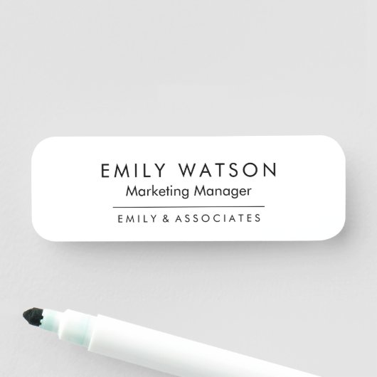 Custom Company Name Badge – Professionele Personee (In situ)