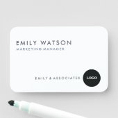 Custom Company Name Badge – Professionele Personee (In situ)