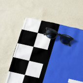 Custom Cool Zwart Wit Vlag Patroon op Blauw Strandlaken (In situ)