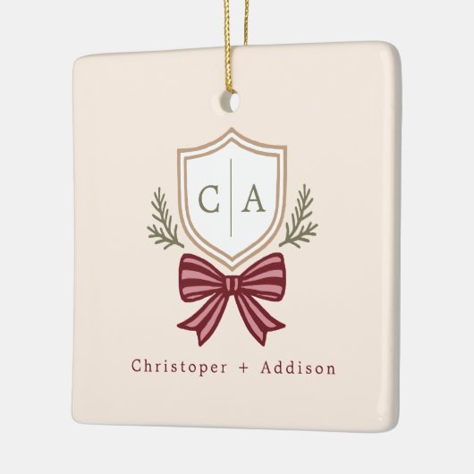 Custom Couple's Monogram Crest Bow Christmas Keramisch Ornament (Links)