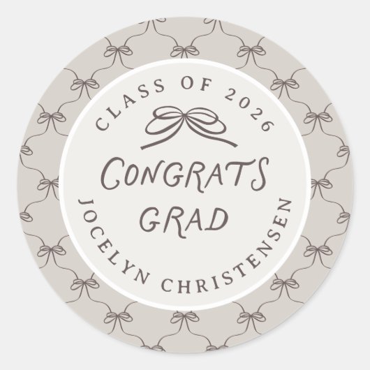 Custom Cream Taupe Coquette Bow Congrats Grad Ronde Sticker (Voorkant)