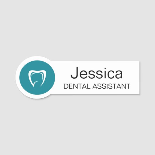 Custom Dental Assistant Name Badge Tooth Logo (Voorkant)