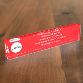 Custom Desk Name Bord – Rood met Logo Naambordje (Zijkant)