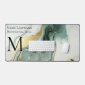 Custom Elegant Monogram Groen Goud Wit Marmer Bureaumat (Keyboard & Muis)
