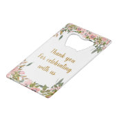 Custom Elegant Roze Bloemen Groen Bruiloft Favor Creditkaart Flessenopener (Achterkant Gekanteld)