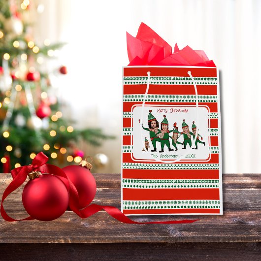 Custom Elf Uw Familie van Zes Inclusief Hond Grapp Medium Cadeauzakje