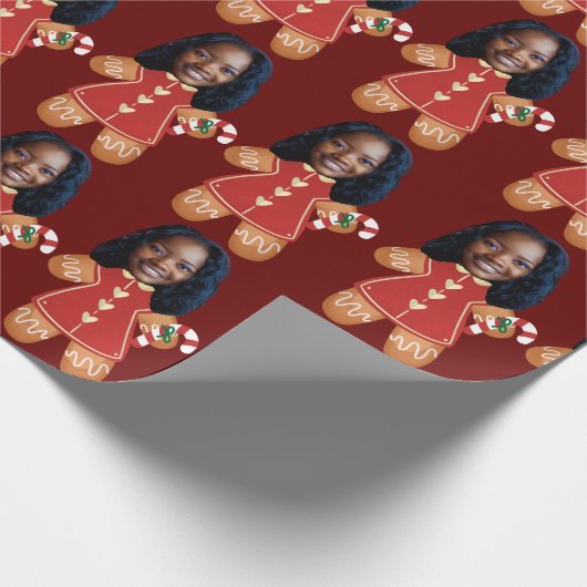 Custom Face Photo Gingerbread Vrouw Kerstmis Cadeaupapier (Hoek)