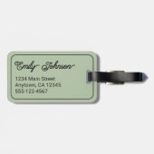 Custom Family Name in Elegant Script Sage Green Bagagelabel (Achterkant horizontaal)