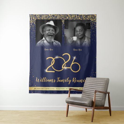 Custom Family Reunion Banner, 2 Foto Blauw Goud Wandkleed (In situ)