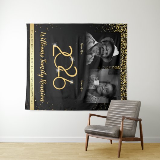 Custom Family Reunion Banner, 2 Foto Zwart Goud Wandkleed (In Situ (horizontaal))