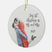Custom First Christmas Mr en Mrs Photo Overlay Keramisch Ornament (Links)