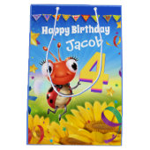 Custom Gift Bag voor de 4e verjaardag van de jonge Medium Cadeauzakje (Achterkant)