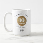 Custom Gold seal 10 years of Service Employe Award Koffiemok (Links)