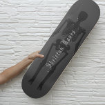 Custom Gothic Skeleton Skateboard<br><div class="desc">Laat je innerlijke rebel los met dit zwarte en grijze Skeleton Skateboard. Het is niet zomaar een bord,  het verdient jouw namen. Ga je gang en maak er je volgende rit van.</div>