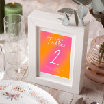 Custom Hand geschreven roze Sinaasappel Kaart<br><div class="desc">Voeg een persoonlijk tintje toe aan uw huwelijksdecor met onze voortreffelijke handgeschreven stijl Trouwtafel Nummer Kaart. Deze charmante kaart is vervaardigd met liefde en aandacht voor detail en heeft een uniek handgetekend ontwerp dat een vleugje grilligheid en elegantie toevoegt aan uw receptietafels. Ontworpen als een sjabloon voor eenvoudige online personalisatie,...</div>