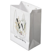 Custom Initial W With Soft colour Wild flowers Medium Cadeauzakje (Voorkant Gekanteld)