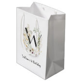 Custom Initial W With Soft colour Wild flowers Medium Cadeauzakje (Achterkant Gekanteld)