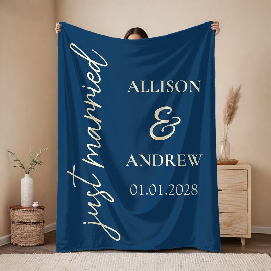 Custom Just Married Blanket Gift for Newlyweds Fleece Deken