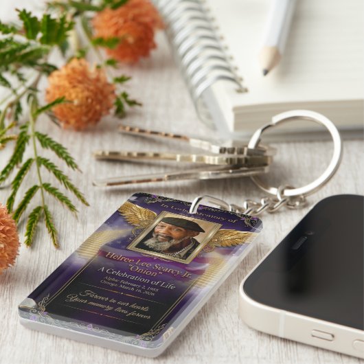 Custom Keepsake Keychain (Voorkant Rechts)