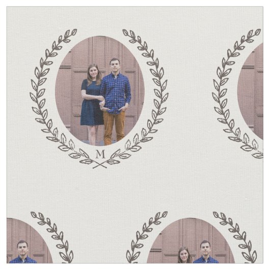 Custom Laurel Monogram Stof (Close Up)