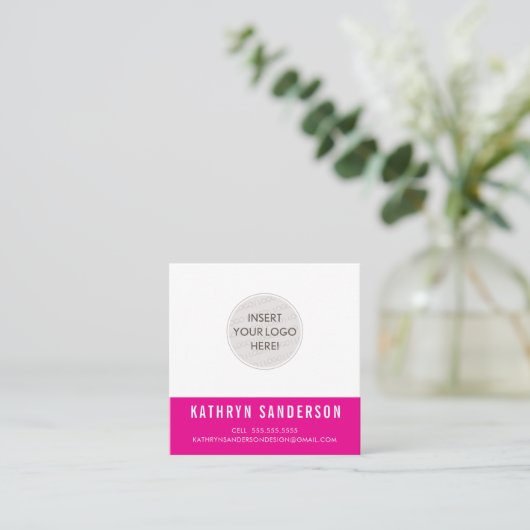 CUSTOM LOGO modern minimal chique felroze zwart Vierkante Visitekaartje (Staand voorkant)