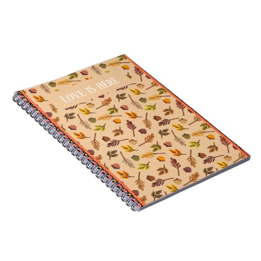 Custom Love is here Cozy autumn pattern Brown chic Notitieboek (Rechterzijde)