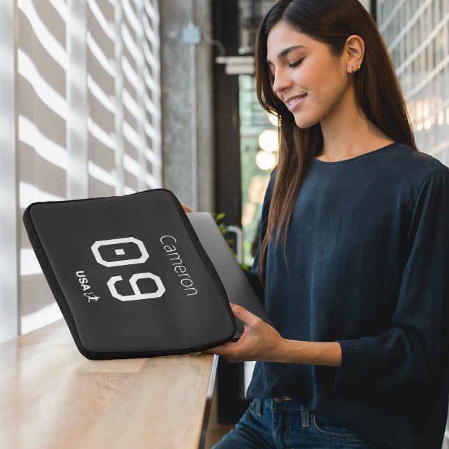 Custom Minimalist American Athlete Monochromatic  Laptop Sleeve (Creator heeft geüpload)