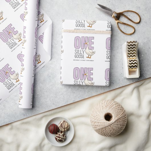Custom Modern Lilac One Silly Goose First Birthday Cadeaupapier (Crafts)