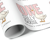 Custom Modern Pink One Silly Goose First Birthday Cadeaupapier (Rol Hoek)
