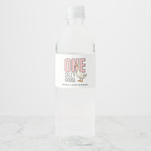 Custom Modern Roze Een Gekke Gans Eerste Verjaarda Waterfles Etiket