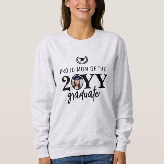 Custom Modern Trots Moeder van de Afstuderen Ouder Trui (Voorkant)