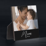 Custom Mom Established Modern Script Photo Fotoplaat<br><div class="desc">Celebrate your First Mothers Day with this soft modern Script "Custom Mom Established Modern Script Photo Plaque". This Custom Mom Established Year wall or tabletop Plaque is the perfect New Mom Gift, and also great for veteran moms. This modern mom style plaque makes a wonderful gift for so many gift...</div>