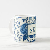 Custom Monogram Chinoiserie Blauw en Wit Koffiemok (Voorkant links)