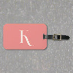 Custom Monogram Girly Blush Roze Initiaal Naam Bagagelabel<br><div class="desc">Dit bagagelabel in een zacht roze tint heeft een elegant, strak en eenvoudig ontwerp met een monogram initiaal, dat een vleugje verfijning toevoegt aan uw reis-accessoires. De verfijnde stijl biedt zowel elegantie als functionaliteit, waardoor het een chique toevoeging is aan uw bagage. Omarm een elegant en schoon bagagelabel, moeiteloos eenvoudig...</div>