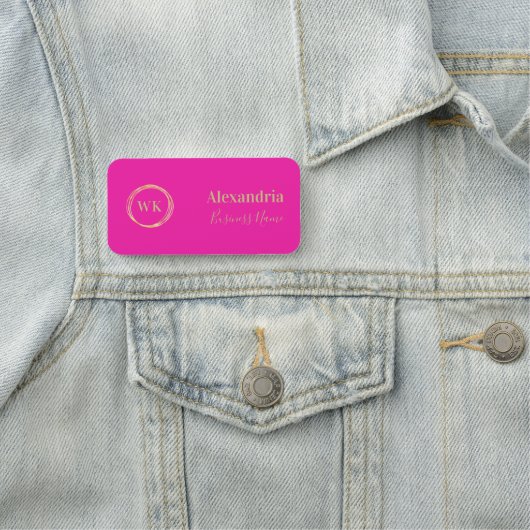 Custom Monogram Hot Pink Gold Employee Naamplaatje (In situ)