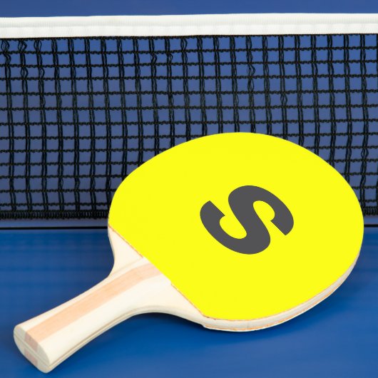 Custom Monogram Initiaal Neon Yellow Tafeltennisbatje (Insitu)
