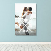 Custom Monogram Stijlvolle Liefde Paar Hart Pijlen Canvas Afdruk (Insitu (Houten vloer))