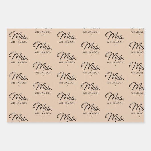 Custom Mrs. Est. Modern Elegant Script Newlywed Inpakpapier Vel (Voorkant 3)