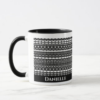 Custom Mug with Hidden Text in Geometric Pattern Mok