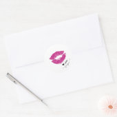 Custom Naam Stijlvol Meisje Roze Kus Lippen Hart Ronde Sticker (Envelop)