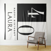 Custom Name & Age Banner, Black and White Birthday Wandkleed (In Situ (horizontaal))