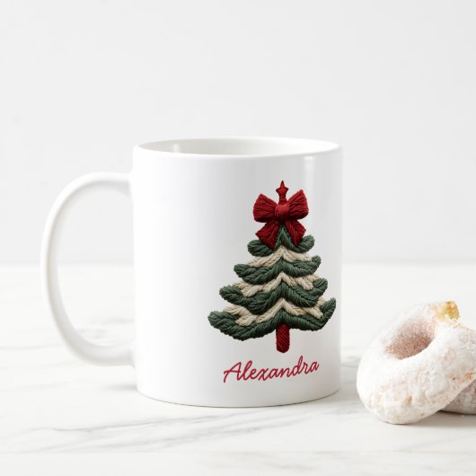 Custom Name Cozy Rustic Embroidered Christmas Tree Koffiemok (Met donut)