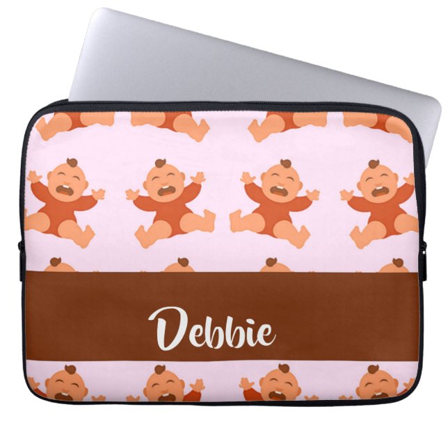 Custom name crying babies on pink laptop sleeve (Voorkant)