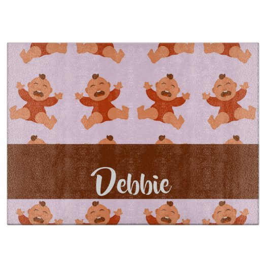 Custom name crying babies on pink snijplank (Voorkant)