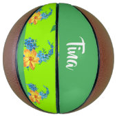 Custom name floral pattern on green basketbal (Verticaal)