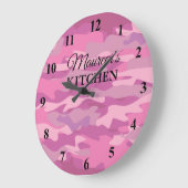Custom name pink army camo kitchen wall clock grote klok (Hoek)