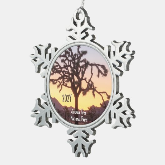 Custom Ombre Sunset Joshua Tree Tin Sneeuwvlok Ornament (Rechts)